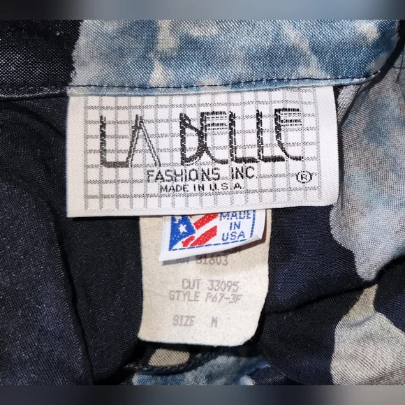 ✨ Vintage 90s Slinky Floral Dagger Collar Button Shirt! ✨️ - Picture 4 of 5